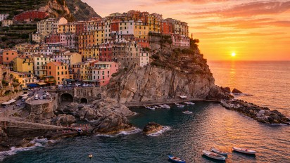 Paysages colorés et falaises des Cinque Terre en bord de mer
