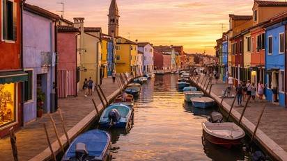 Maisons colorées de Burano et artisanat du verre de Murano, près de Venise