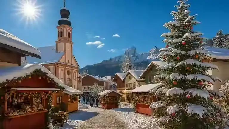 Marché de Noël européen sous le soleil, chalets décorés, neige au sol et ciel bleu