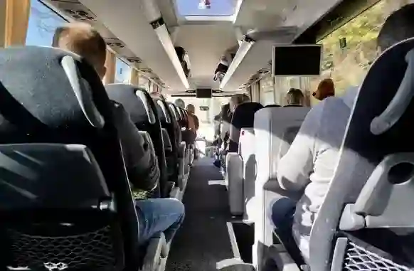 Vista interna di un pullman a noleggio