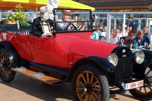 Transport en autocar confortable pour assister au célèbre Corso Fleuri de Blankenberge.