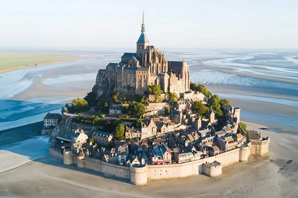 Circuit en autocar pour groupes en Normandie — Organisation de voyages sur mesure
